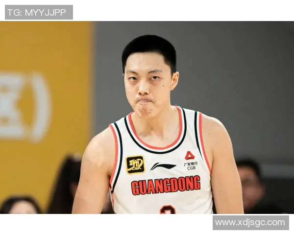 胡明轩关键时刻罚球失误徐杰虽砍21分仍难挽败局